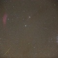 Plejaden mit California-Nebel und Meteor-Leuchtspur